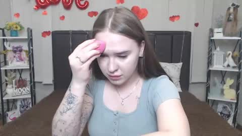 LauraHlot online show from May 2026 05:40:02 PM