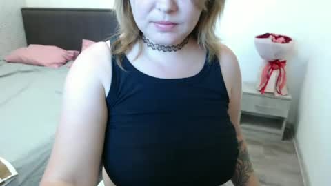 Snapshot of lauramagiclady chatting on August 2026 08:17:01 AM lauramagiclady online show from August 2026 08:17:01 AM