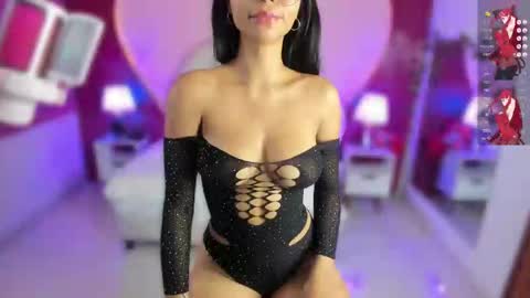 Laura MartinGMT-5 2200-0600 online show from February 2025 12:49:02 AM