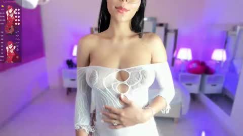 Laura MartinGMT-5 2200-0600 online show from September 2025 12:21:01 AM