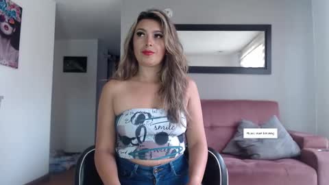 Laura online show from February 2025 06:45:02 PM