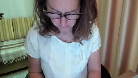 Lauraoven1 online show from June 2026 07:38:01 AM