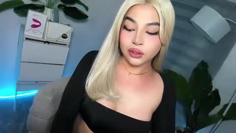 Your sweet Laura online show from March 2025 03:15:02 PM