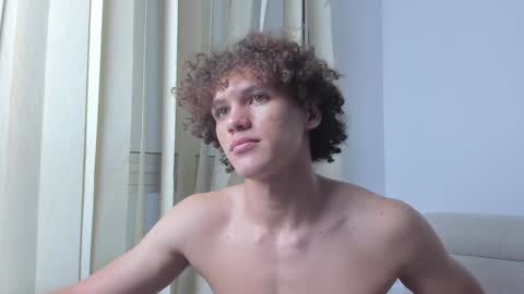 Laureent online show from December 2024 12:11:02 AM