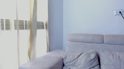 Laureent online show from December 2024 03:04:01 PM