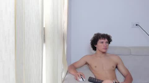 Laureent online show from January 2025 06:01:02 PM