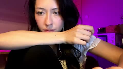 laurelimaino online show from June 2026 05:23:01 PM