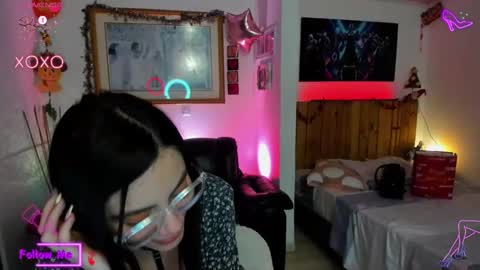 Lauren online show from March 2025 06:39:02 AM