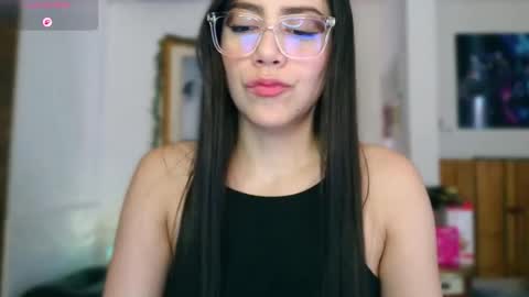 Lauren online show from May 2026 08:49:02 PM