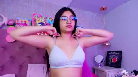 Snapshot of laurenelovex chatting on February 2026 03:35:02 AM Laurene online show from February 2026 03:35:02 AM