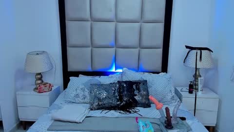 Snapshot of laurenhu chatting on January 2025 05:41:02 AM Lauren Hu online show from January 2025 05:41:02 AM