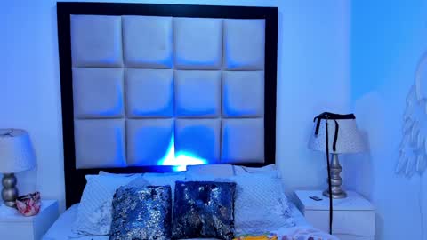 Snapshot of laurenhu chatting on January 2025 05:09:01 AM Lauren Hu online show from January 2025 05:09:01 AM