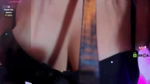 Snapshot of laurenhu chatting on October 2025 02:53:01 AM Lauren Hu online show from October 2025 02:53:01 AM