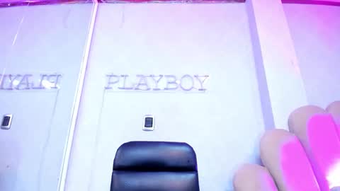 Snapshot of laurenhu chatting on October 2025 05:08:01 AM Lauren Hu online show from October 2025 05:08:01 AM