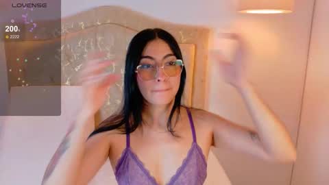 laurenn_smitth online show from November 2025 12:29:02 PM