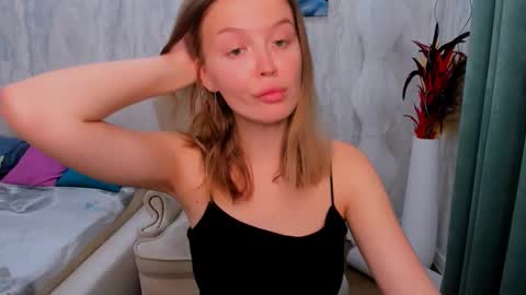 laurennhill online show from September 2025 12:21:01 AM