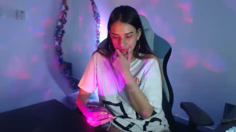 Snapshot of laurenphillipsx chatting on January 2026 02:50:02 AM Lauren online show from January 2026 02:50:02 AM