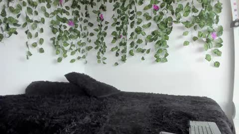 laurensmith9 online show from March 2026 02:00:01 PM