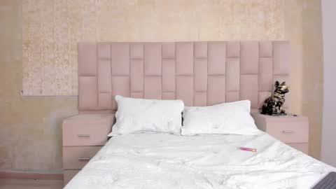 Snapshot of laurensnow1_ chatting on January 2025 07:15:01 PM Lauren online show from January 2025 07:15:01 PM