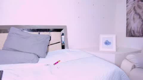 Snapshot of laurensnow1_ chatting on March 2025 07:26:02 PM Lauren online show from March 2025 07:26:02 PM