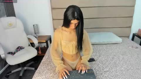 Laurent online show from June 2026 06:51:02 PM