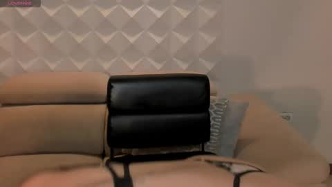 Snapshot of laurentrosse1 chatting on November 2025 12:04:01 PM Laurent Rosse online show from November 2025 12:04:01 PM