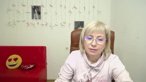 Snapshot of laurenwishy chatting on January 2026 12:10:02 PM Lauren online show from January 2026 12:10:02 PM