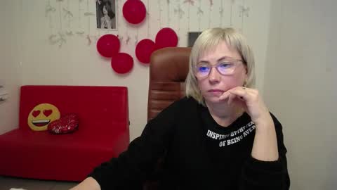 Snapshot of laurenwishy chatting on January 2026 01:04:01 PM Lauren online show from January 2026 01:04:01 PM