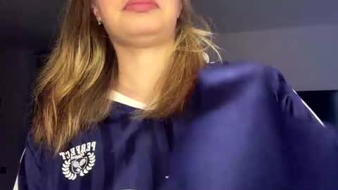 Snapshot of laurineleconey chatting on July 2026 06:27:01 AM Bella online show from July 2026 06:27:01 AM