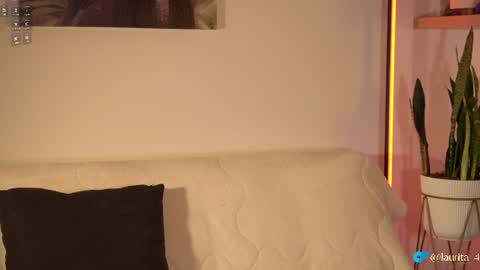 Snapshot of laurita_4 chatting on June 2026 03:10:02 PM laurita_4 online show from June 2026 03:10:02 PM