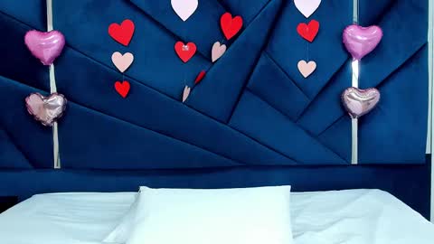 LauryJonson  online show from February 2025 05:07:01 PM