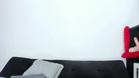 LauryJonson  online show from January 2026 12:36:01 AM