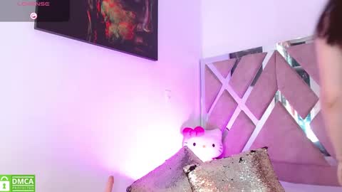 Snapshot of laurymoons chatting on September 2025 08:23:02 PM LauryMoons online show from September 2025 08:23:02 PM