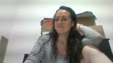 Laury  online show from April 2026 04:57:01 AM