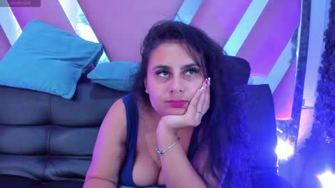 Snapshot of laurynjeffers chatting on April 2026 06:01:02 PM LaurynJeffers online show from April 2026 06:01:02 PM