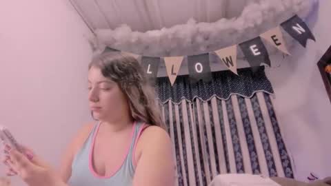 Lauu G online show from October 2025 09:42:02 AM