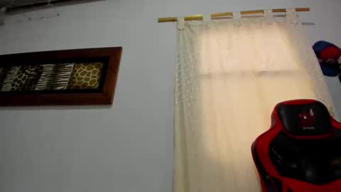 Snapshot of lauu_g chatting on March 2026 01:18:02 PM Lauu G online show from March 2026 01:18:02 PM