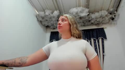 Snapshot of lauu_g chatting on March 2026 01:15:02 PM Lauu G online show from March 2026 01:15:02 PM