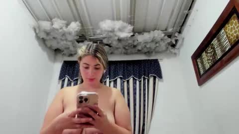 Snapshot of lauu_g chatting on March 2026 01:00:01 PM Lauu G online show from March 2026 01:00:01 PM