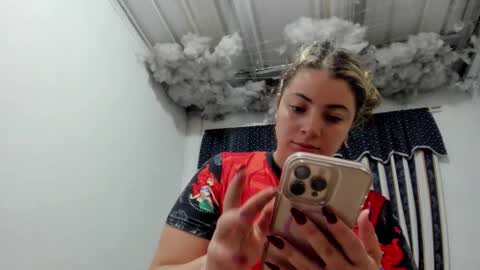 Snapshot of lauu_g chatting on April 2026 11:54:02 AM Lauu G online show from April 2026 11:54:02 AM