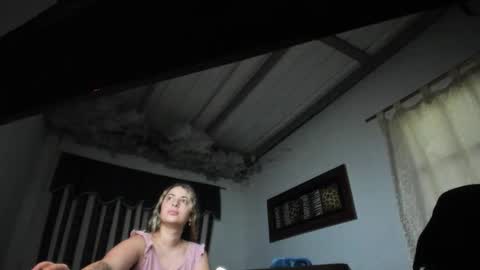 Snapshot of lauu_g chatting on May 2026 11:07:01 AM Lauu G online show from May 2026 11:07:01 AM