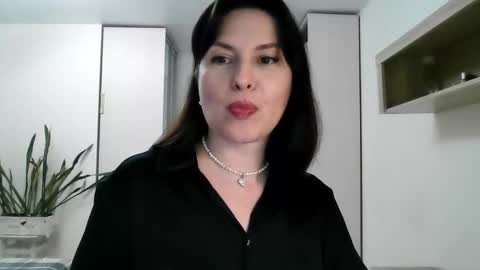 Diana  online show from September 2025 05:45:01 PM