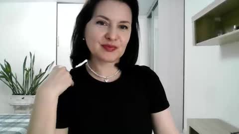 Diana  online show from September 2025 05:35:01 PM