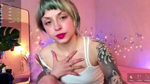 Snapshot of lavenderlav chatting on April 2026 07:01:02 PM Melissa online show from April 2026 07:01:02 PM