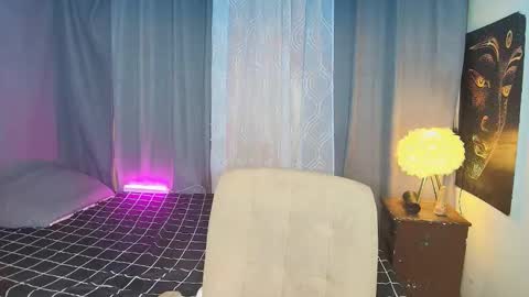 Victoria online show from November 2025 06:08:01 PM