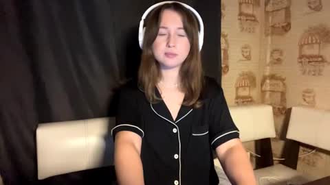 Snapshot of lavinabinney chatting on December 2025 07:53:02 PM Emily online show from December 2025 07:53:02 PM