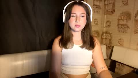 Snapshot of lavinabinney chatting on December 2025 03:50:01 PM Emily online show from December 2025 03:50:01 PM