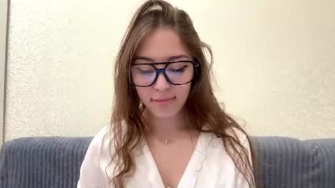 Elina online show from July 2026 11:07:01 AM