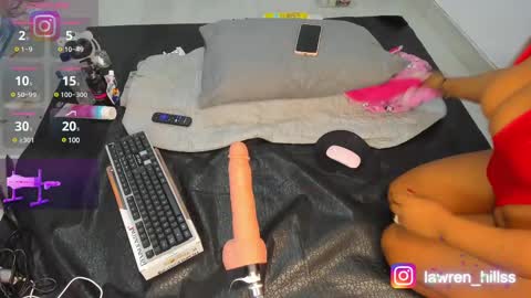 Snapshot of lawrenhills chatting on March 2025 02:54:01 AM lawrenhills online show from March 2025 02:54:01 AM