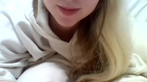 layannalea online show from December 2024 02:59:02 AM